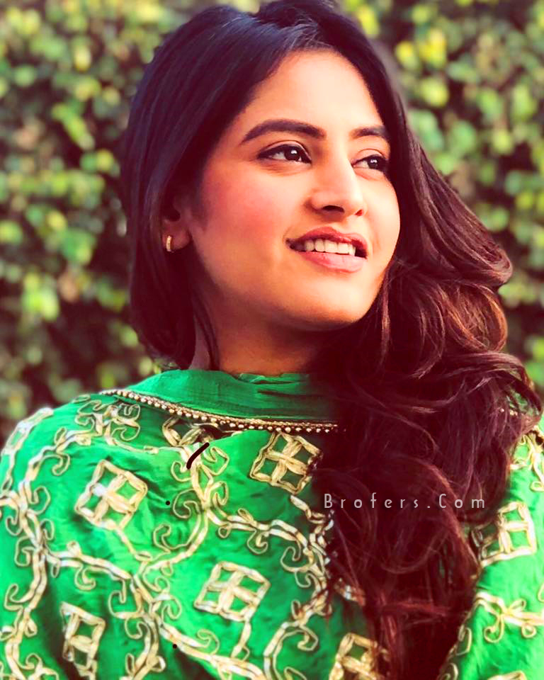 Baani Sandhu - HD Wallpaper 