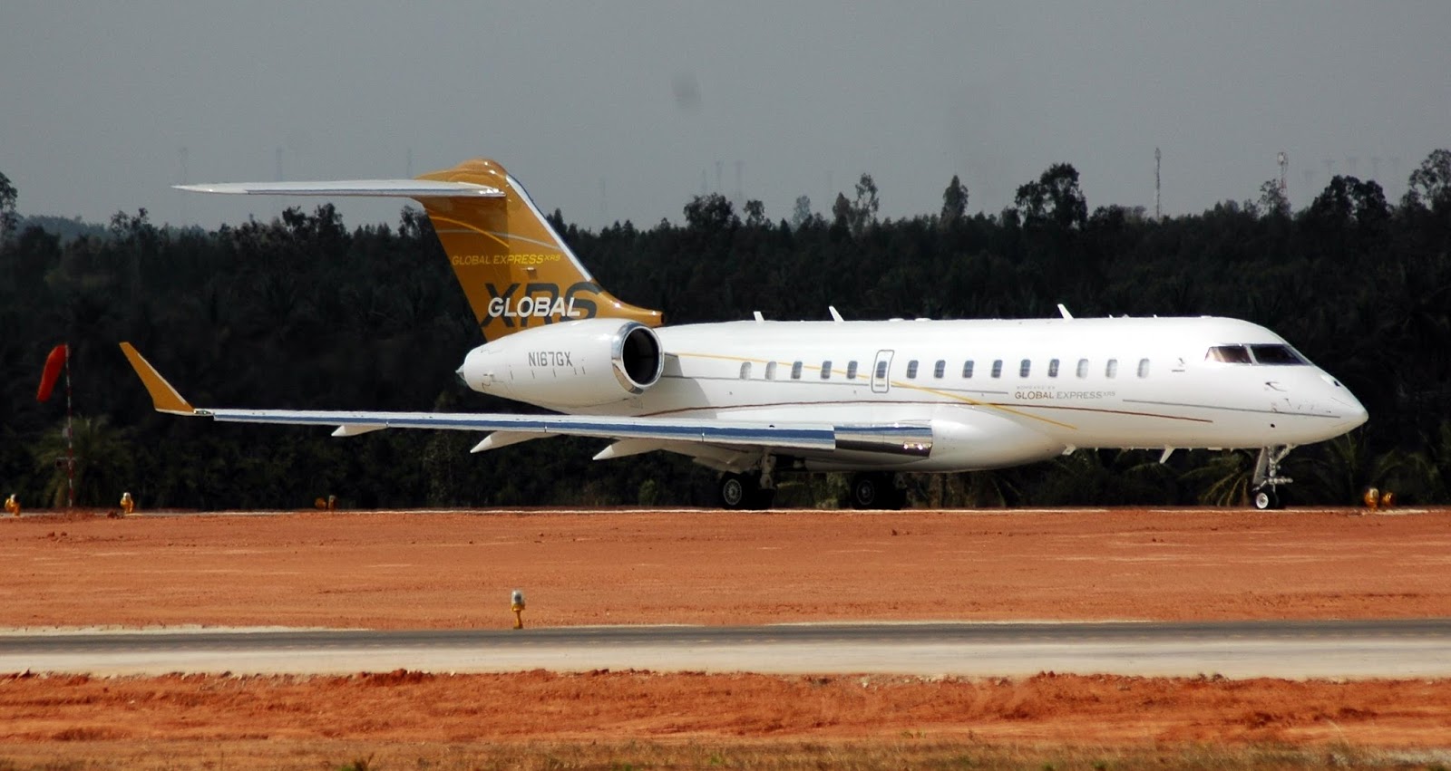 4k Wallpaper Private Jets - HD Wallpaper 