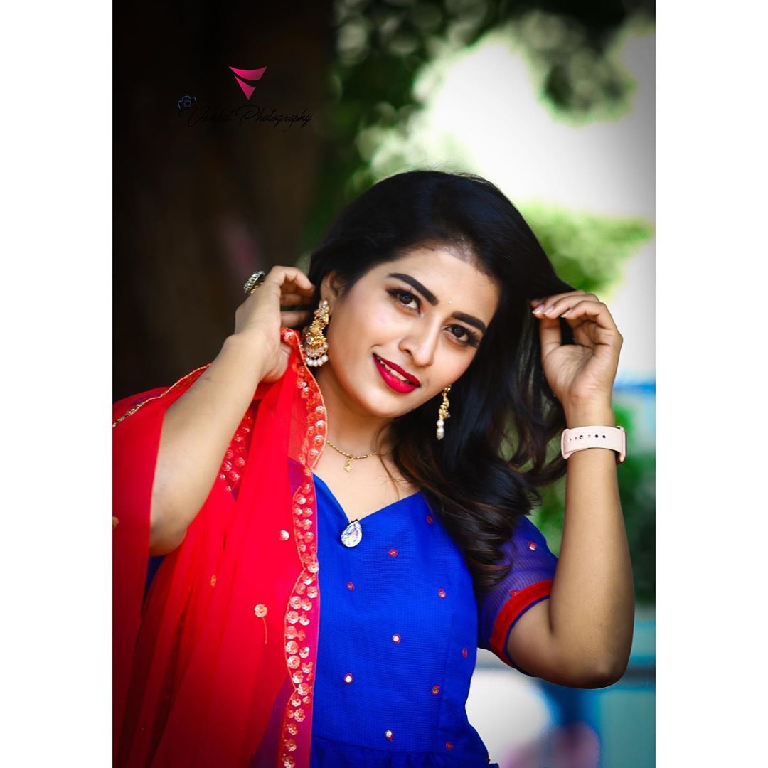 Actress Anshu Reddy Hd - HD Wallpaper 