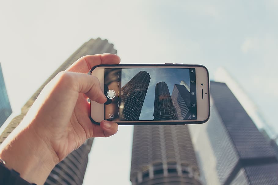 United States, Chicago, Marina City, Goldberg, Human - Iphone - HD Wallpaper 