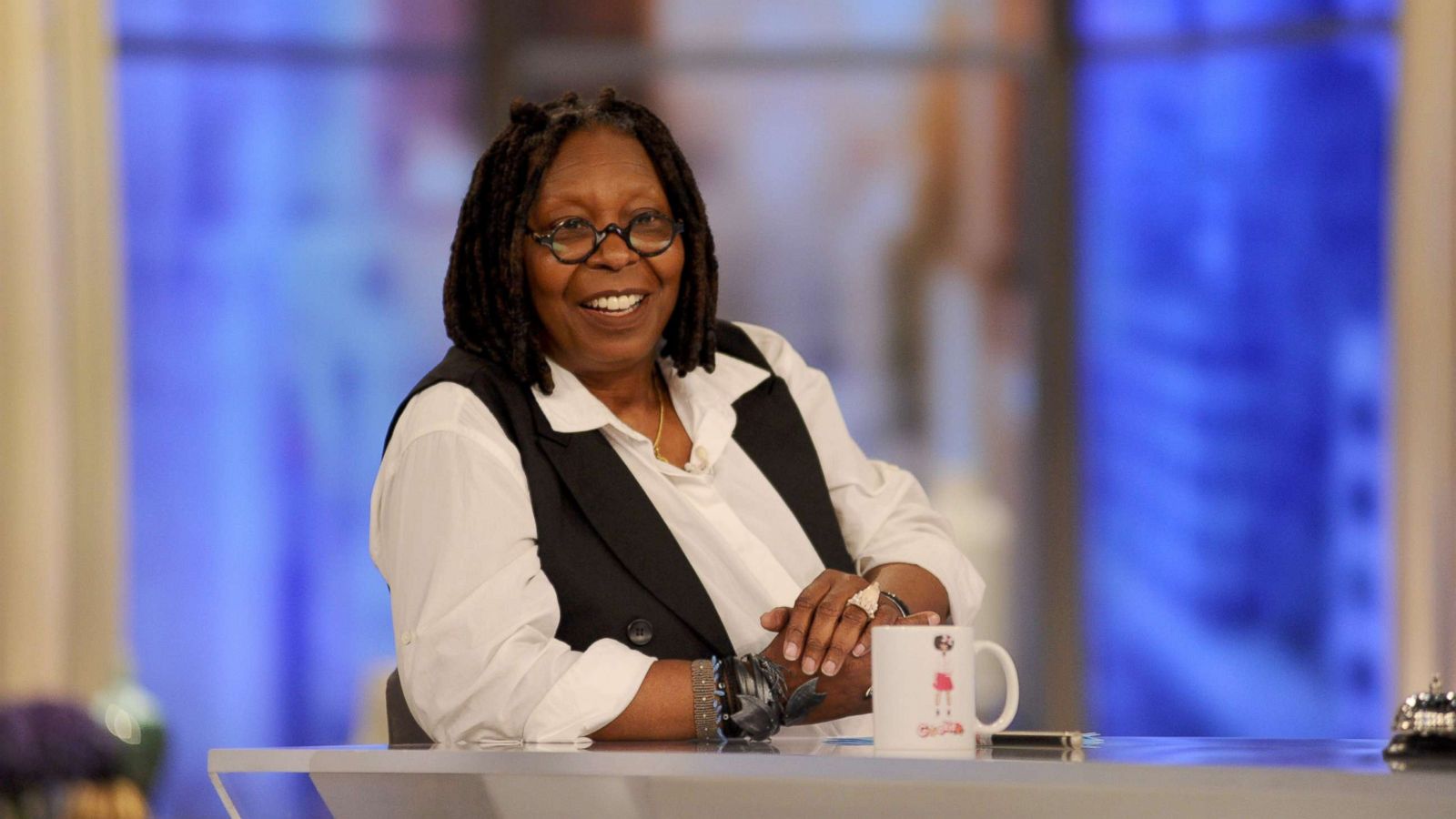 Whoopi Goldberg Color Hair - HD Wallpaper 