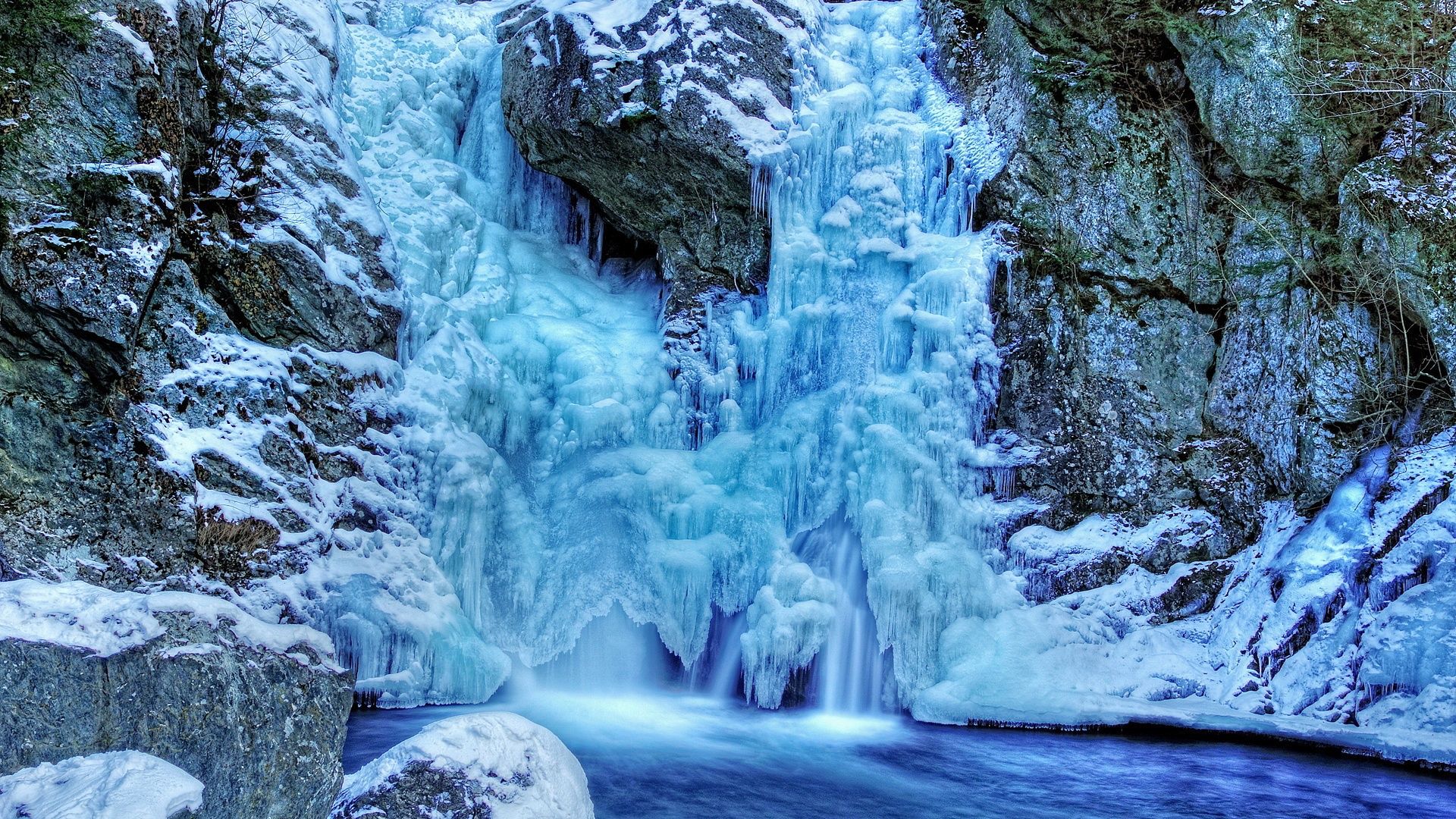 Frozen Waterfall - HD Wallpaper 