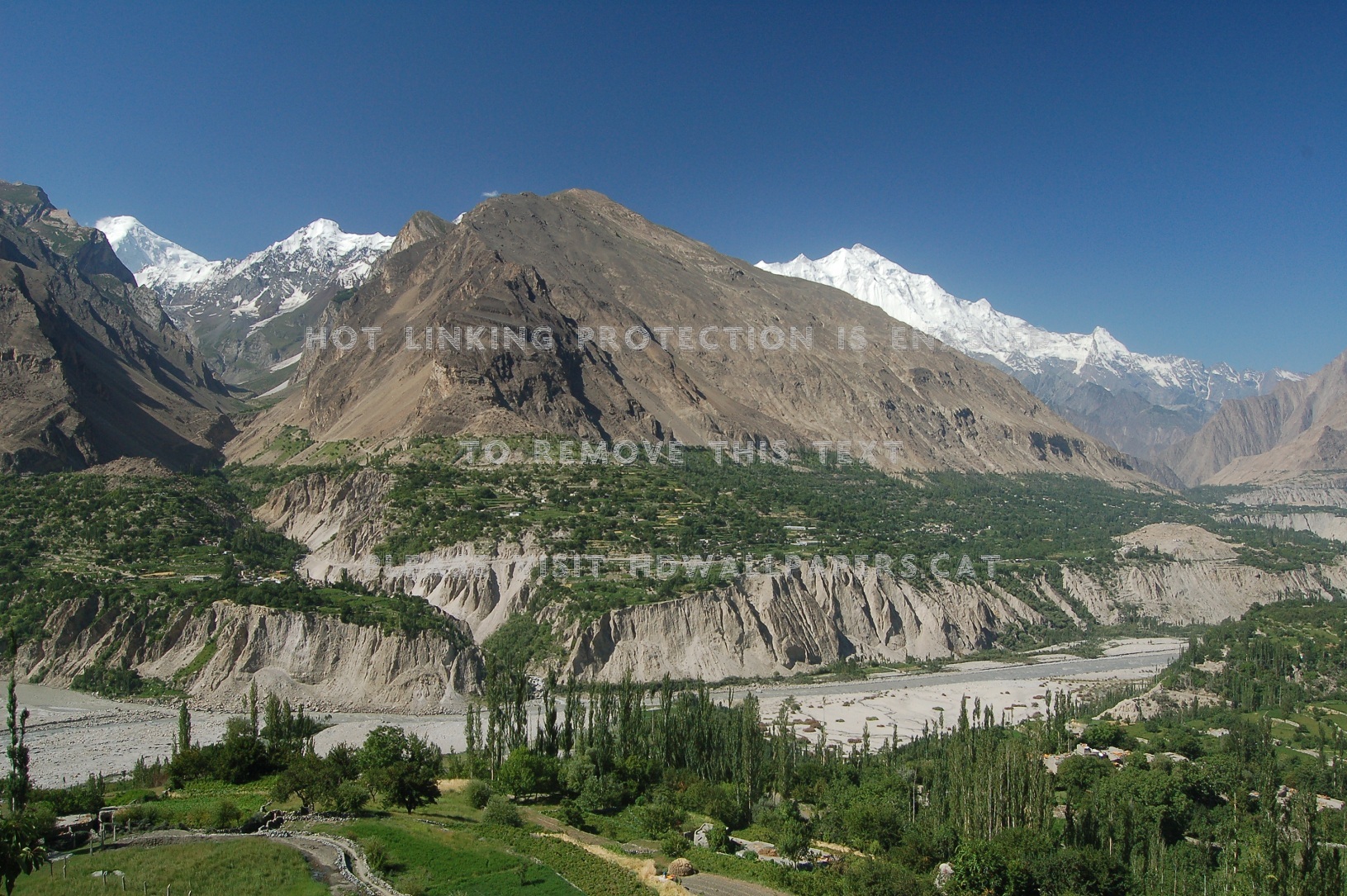 Beautiful Mountains Wallpapers Pakistan - Hunza Valley - HD Wallpaper 