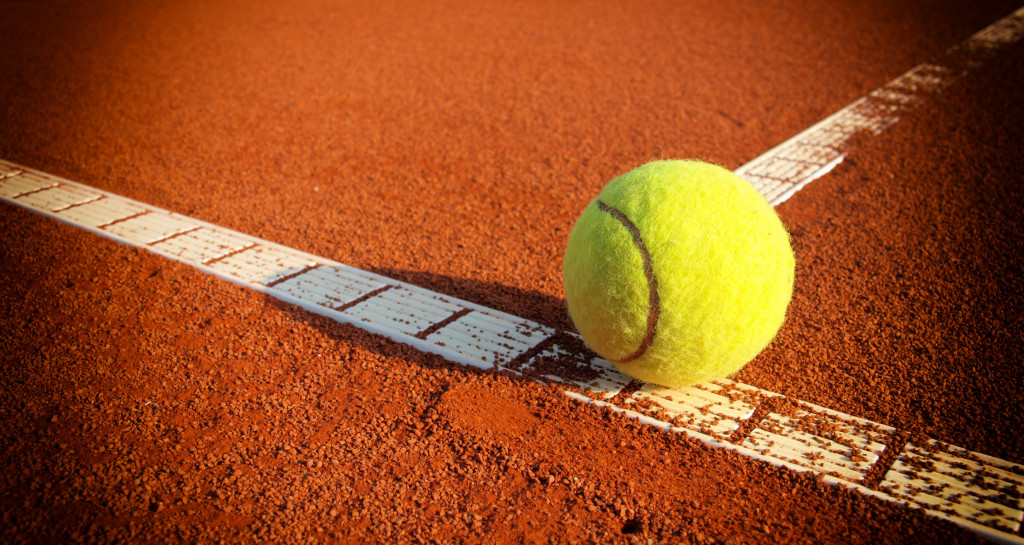 Tennis Ball On The Court - HD Wallpaper 