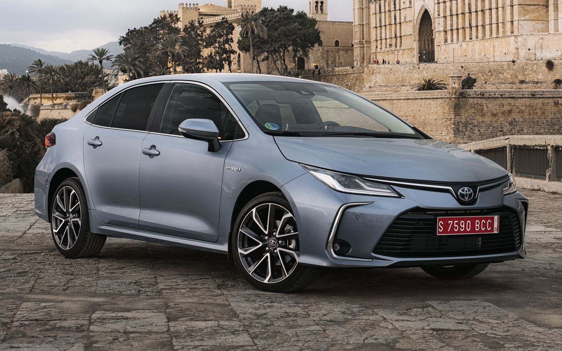 Toyota Altis 2020 Hybrid - HD Wallpaper 