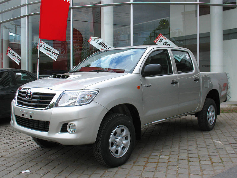Toyota Hilux 2012 - HD Wallpaper 