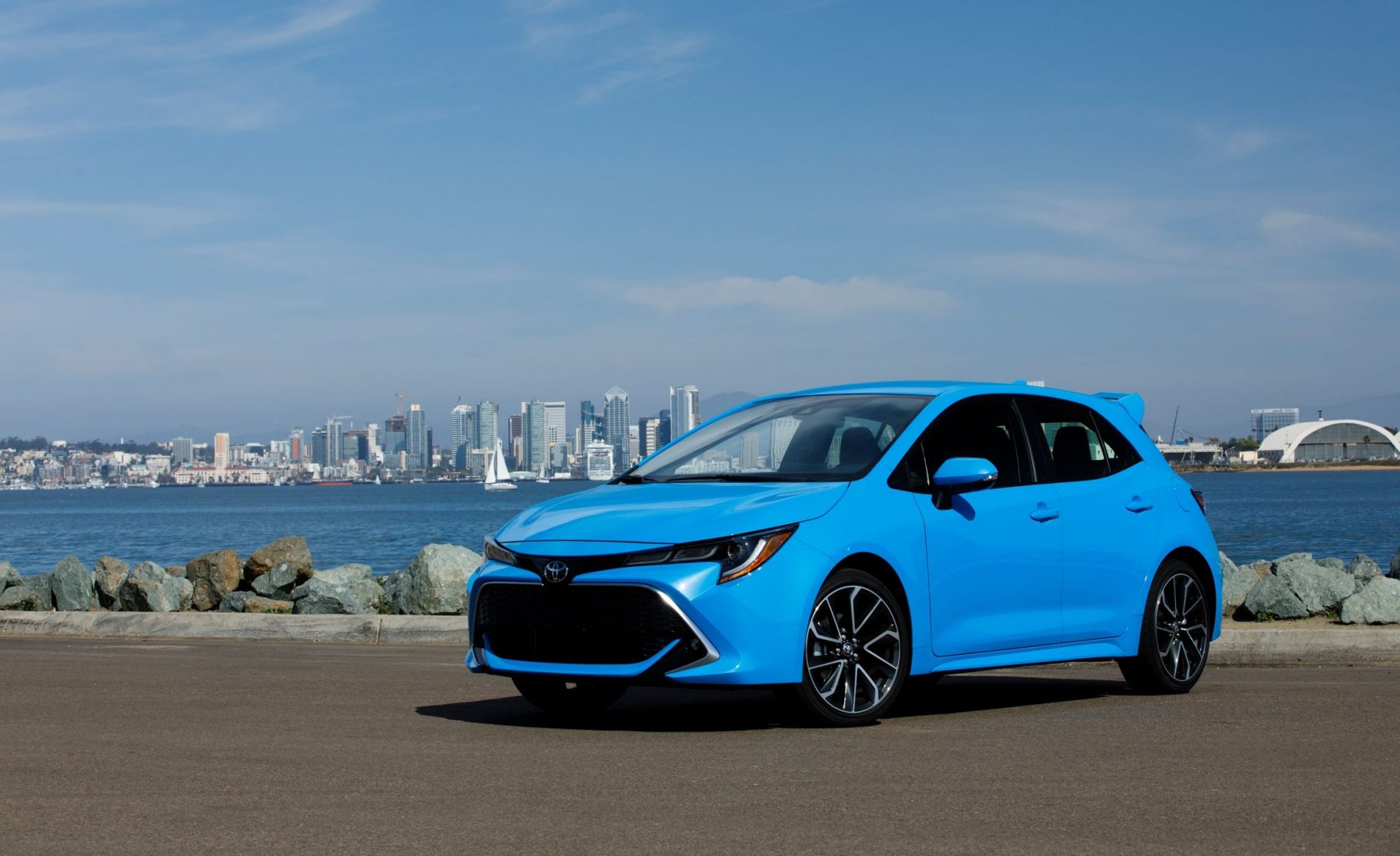 Corolla Wallpaper - 2020 Toyota Corolla Hatchback - HD Wallpaper 