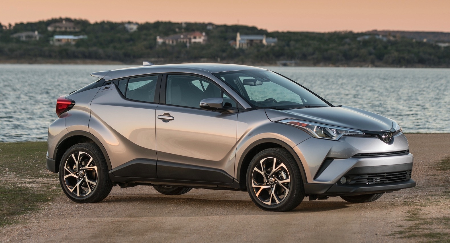 2019 Toyota Chr Engine Wallpapers - Toyota Chr 2018 Silver - HD Wallpaper 