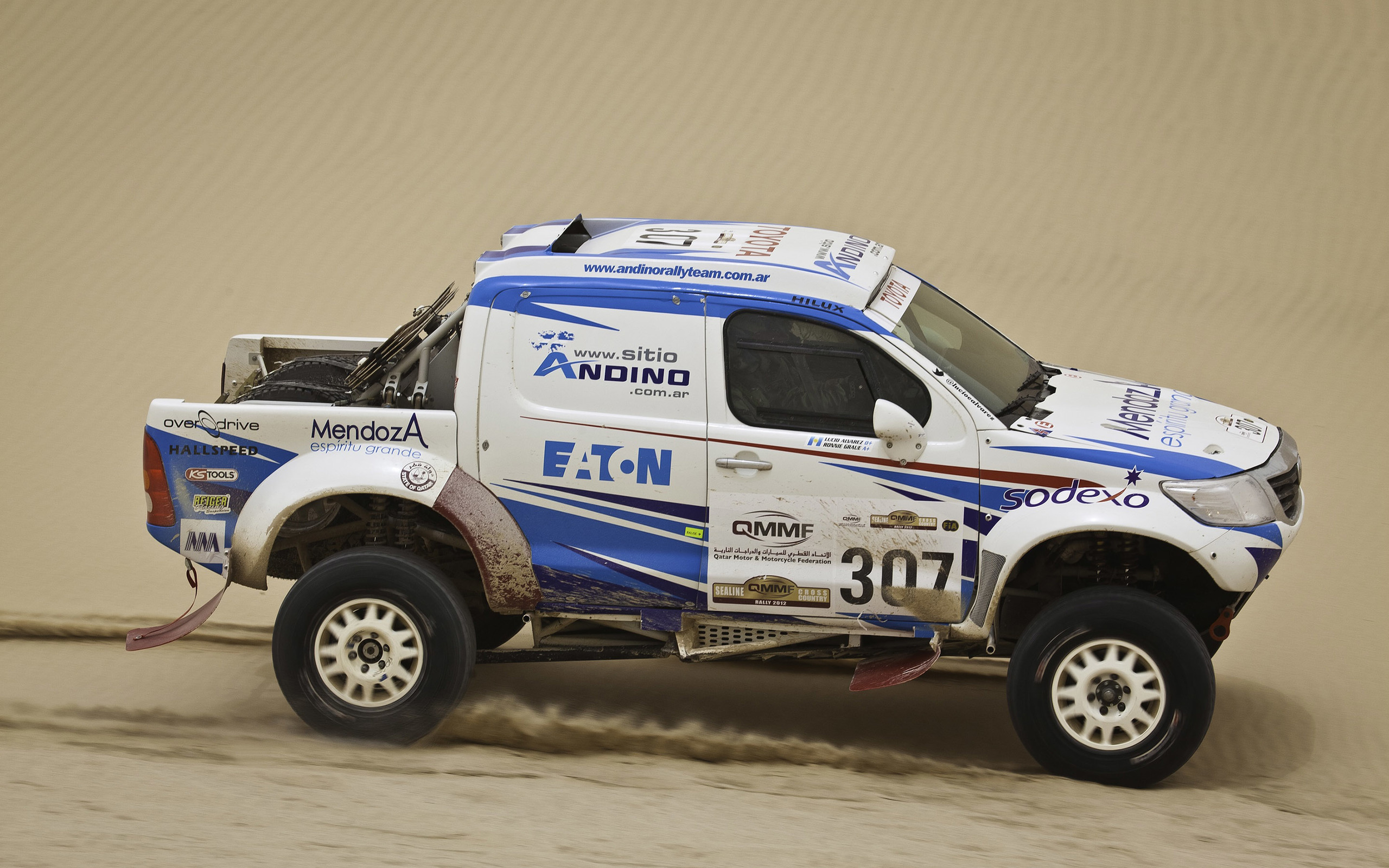 Toyota Hilux - HD Wallpaper 