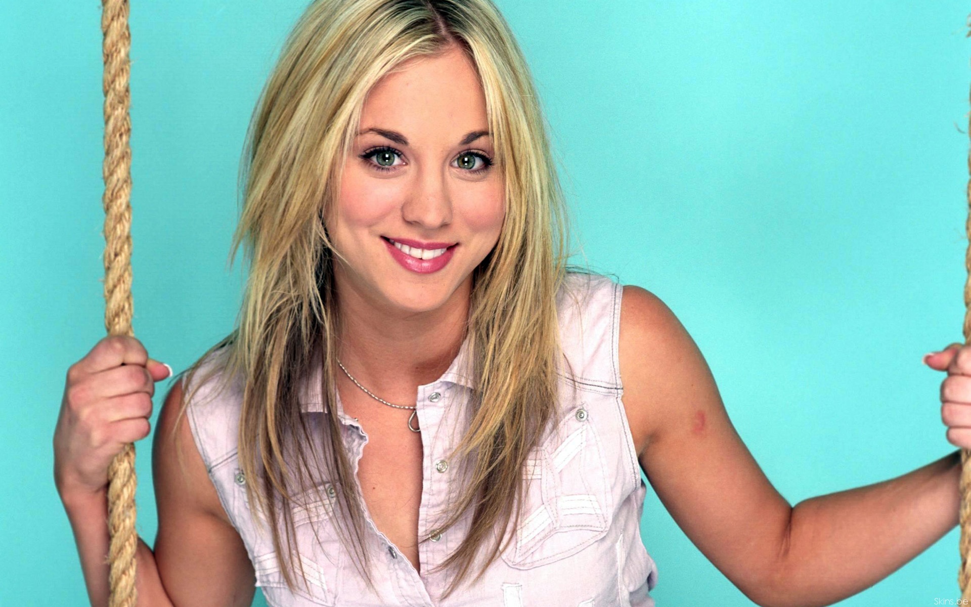 Kaley Cuoco - HD Wallpaper 