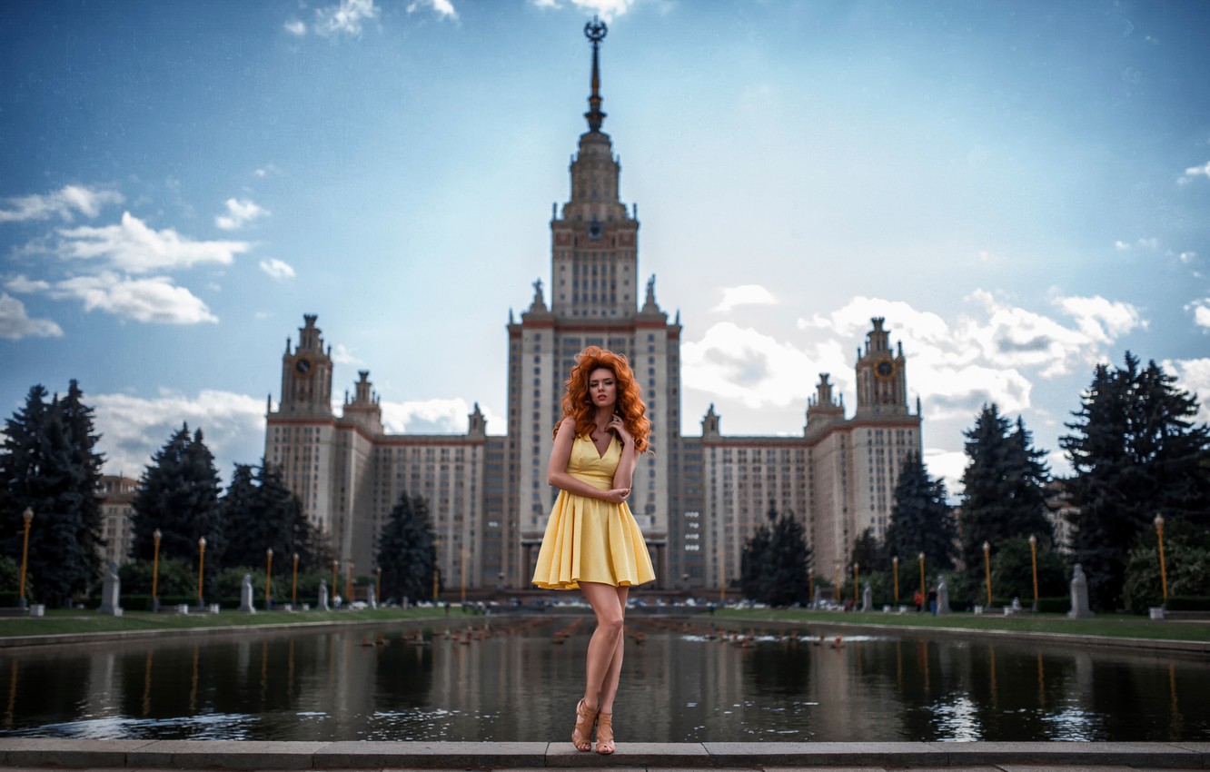 Photo Wallpaper Girl, The City, Dress, Moscow, Legs, - Moscow State University - HD Wallpaper 