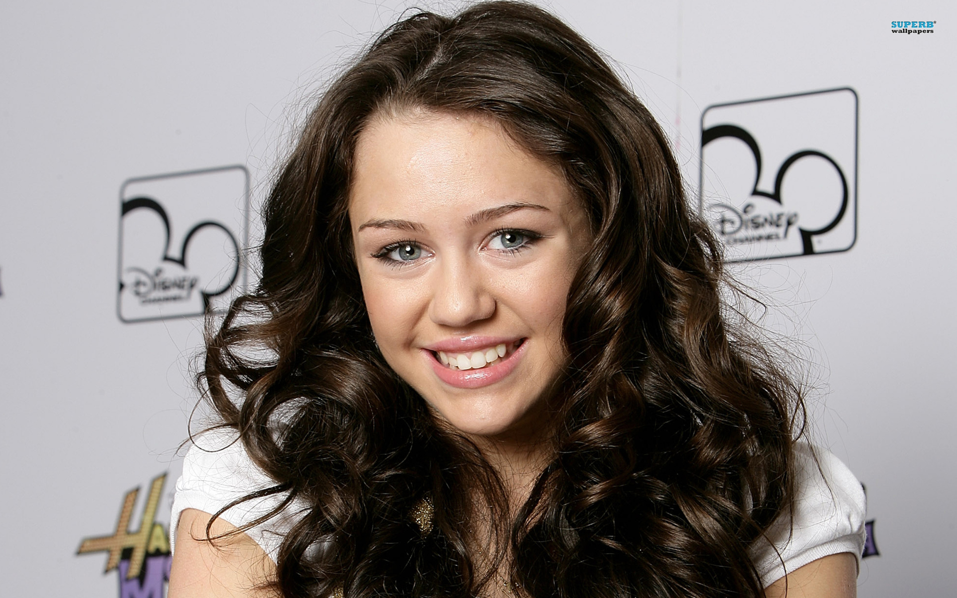 Hd Wallpaper Hannah Montana Hd - HD Wallpaper 