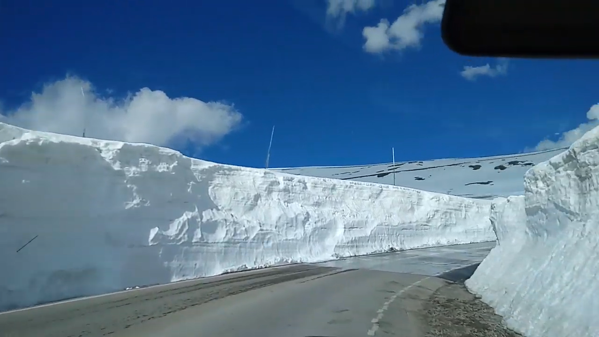 Snow - HD Wallpaper 