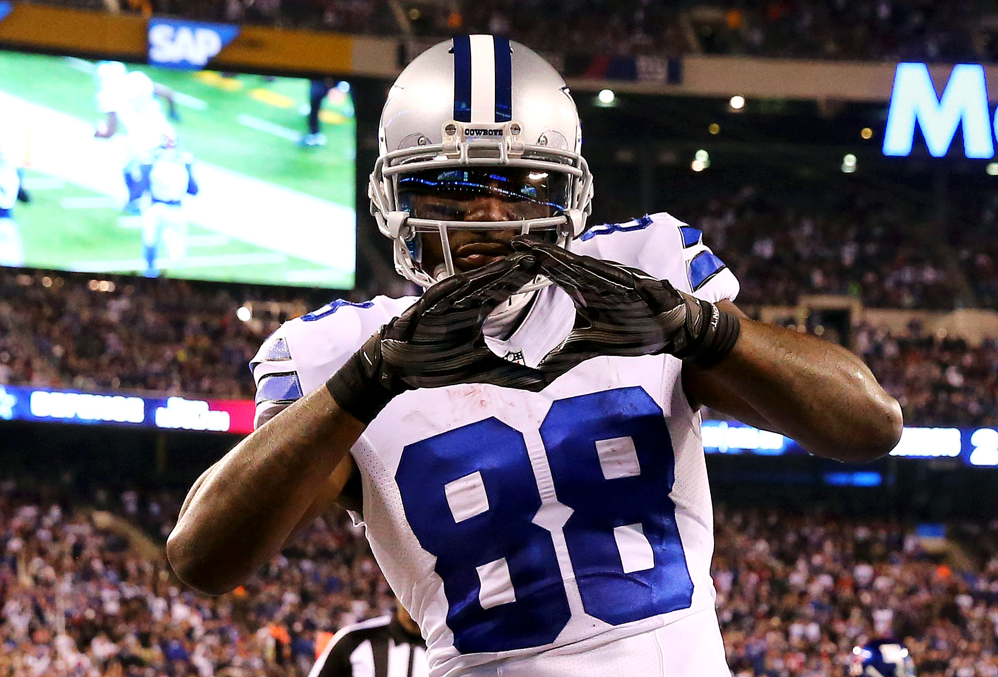 Dez Bryant 88 - HD Wallpaper 