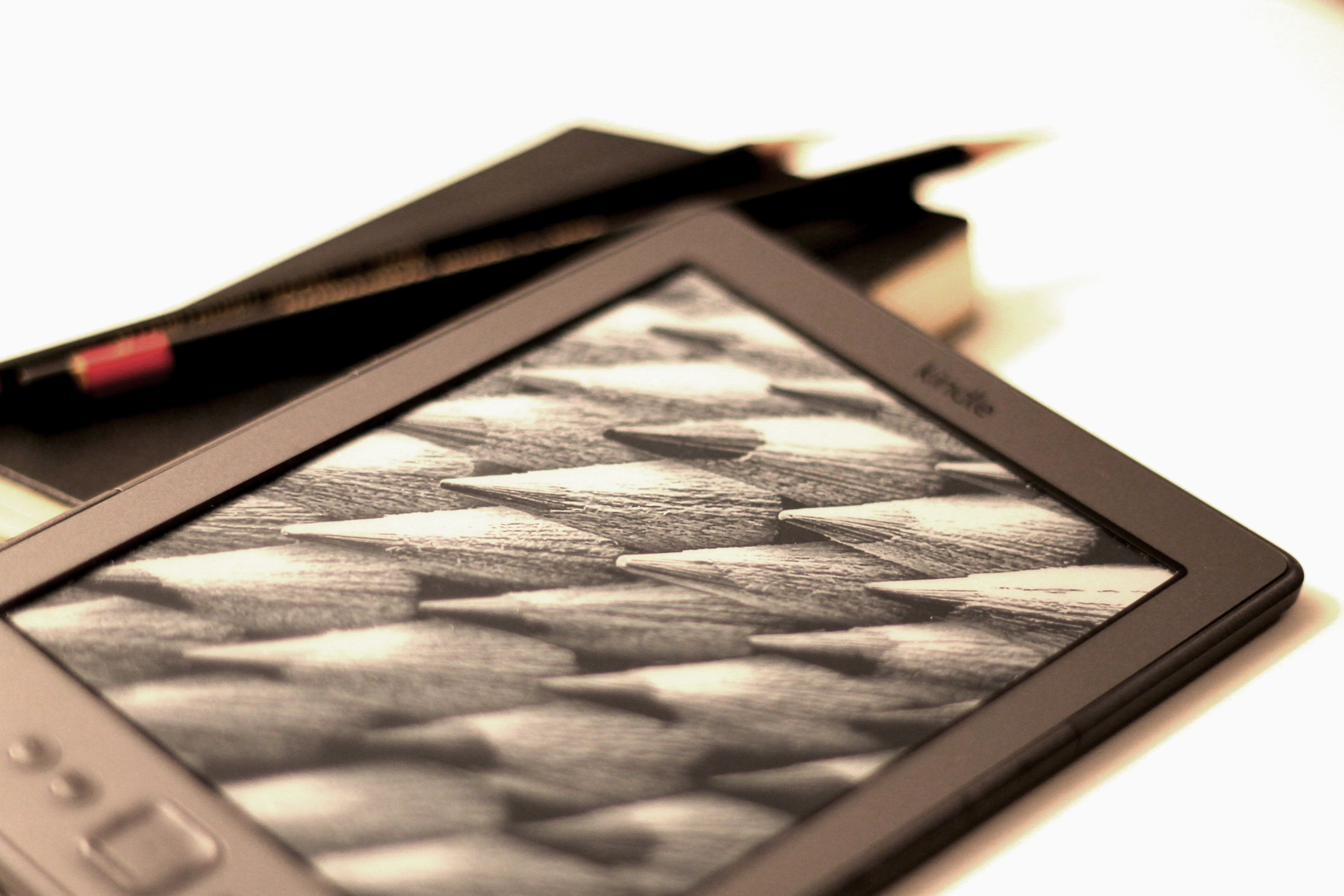Kindle Pencil - HD Wallpaper 