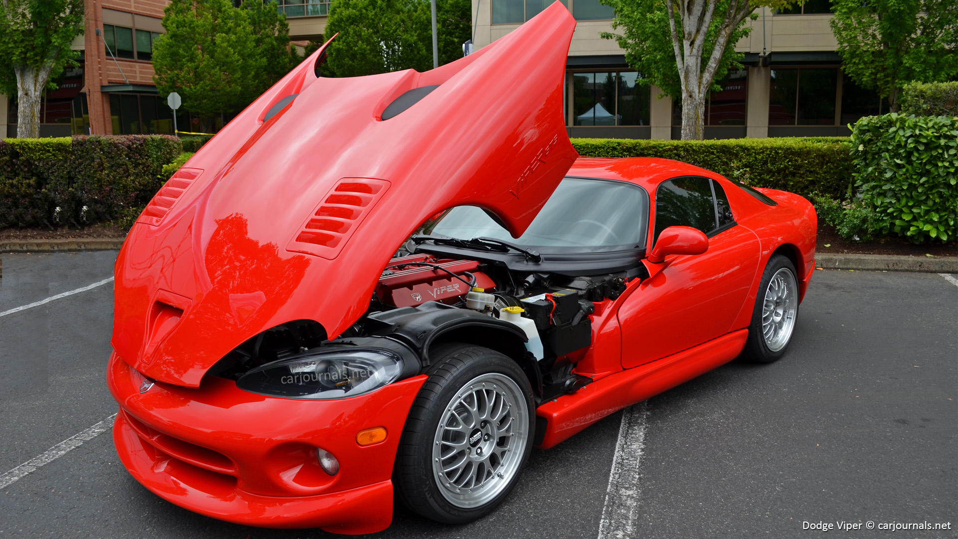 Dodge Viper Hd Wallpaper - Dodge Viper Red - HD Wallpaper 