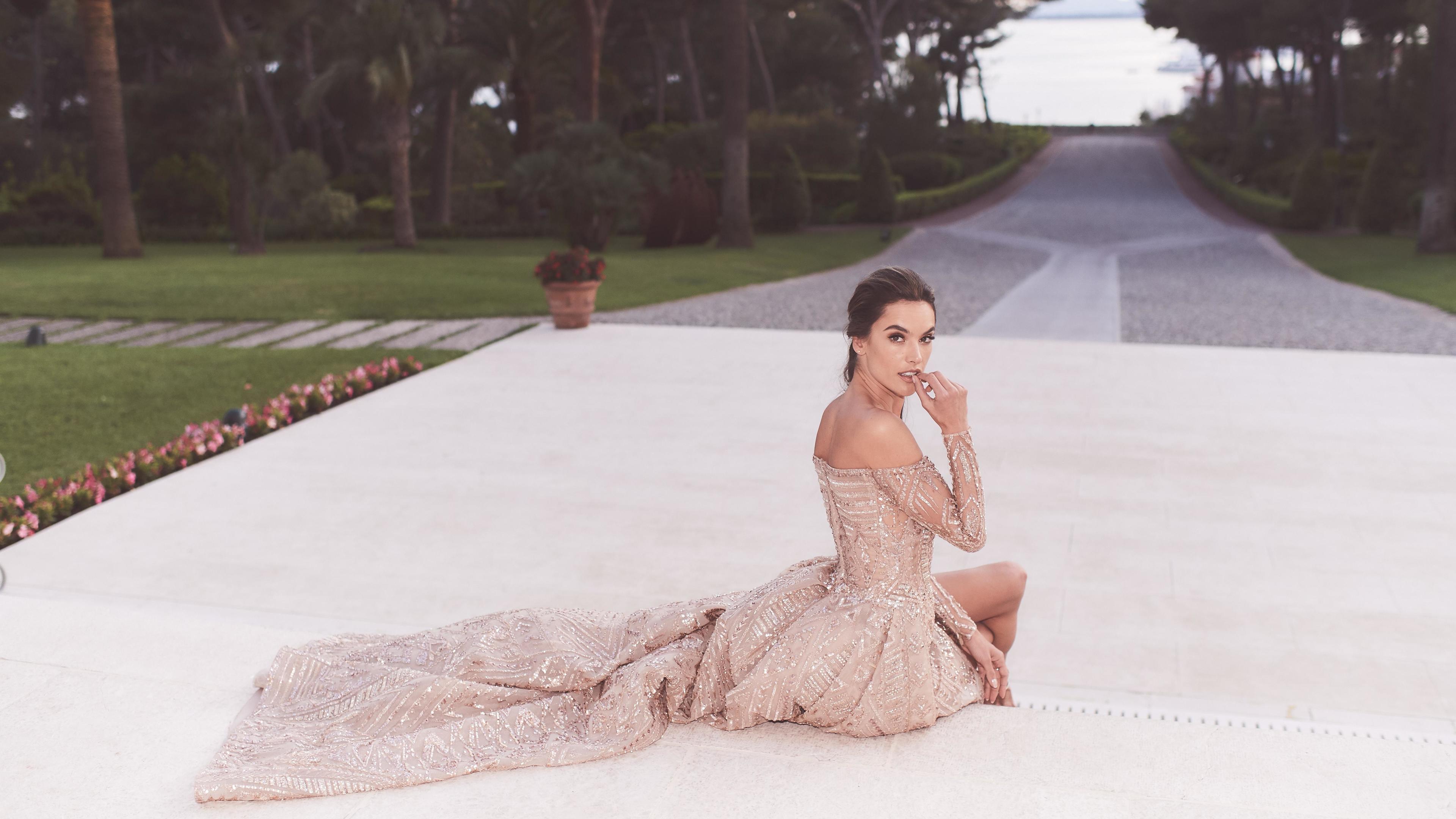 Alessandra Ambrosio 5k - HD Wallpaper 