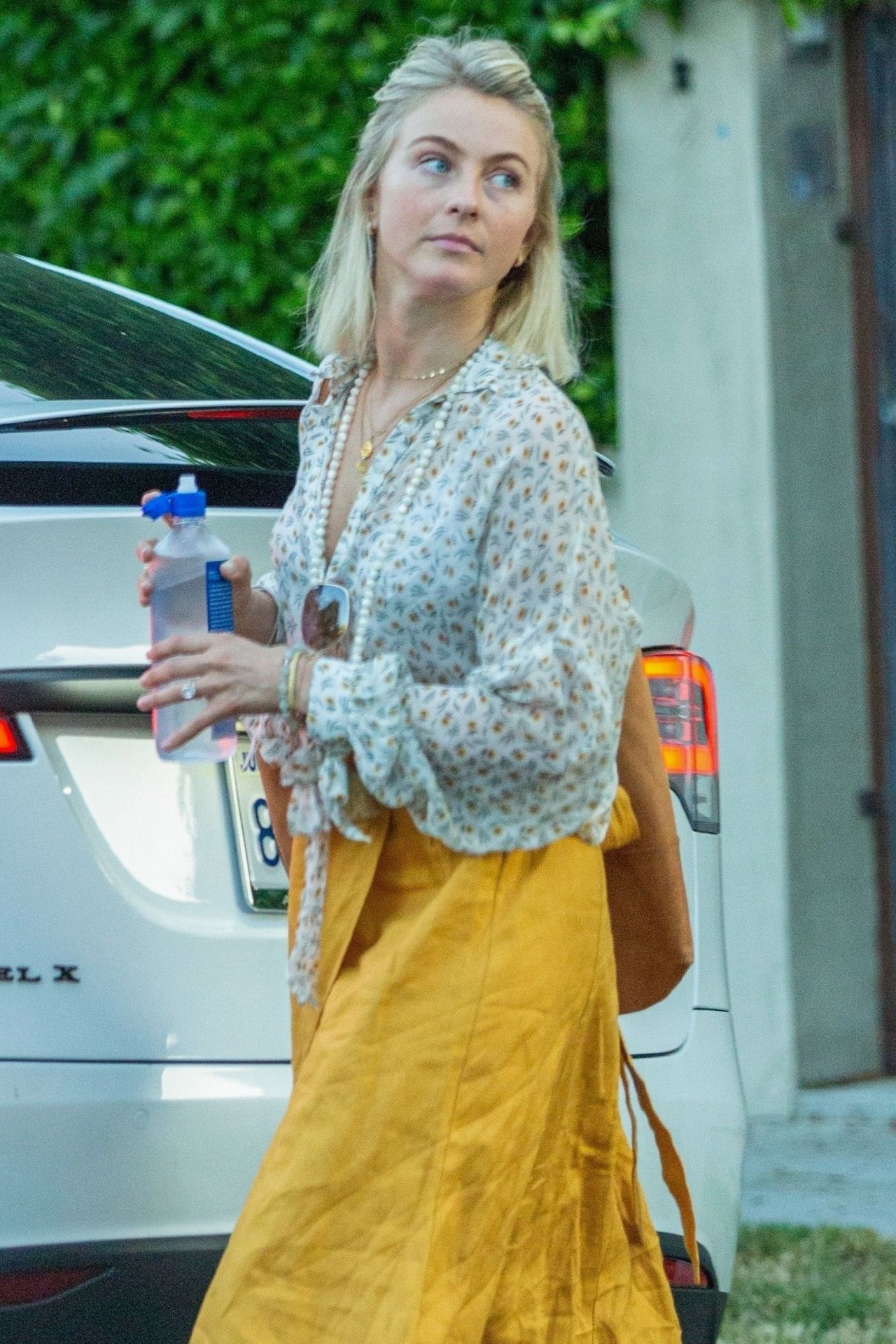 Julianne Hough Latest - HD Wallpaper 