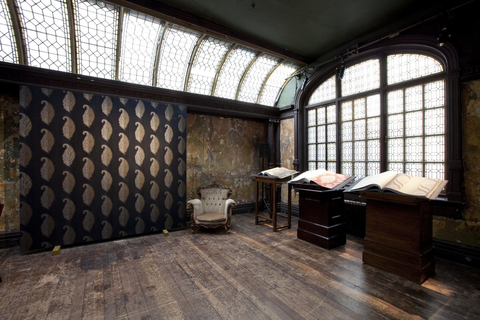 Swarovski Wallpaper - HD Wallpaper 