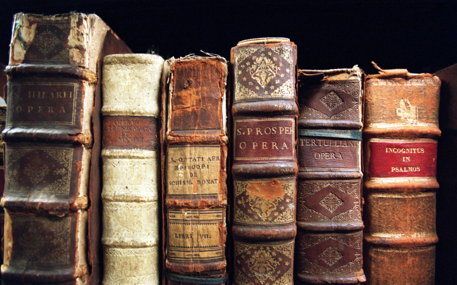 Old Books Wallpaper Hd - HD Wallpaper 