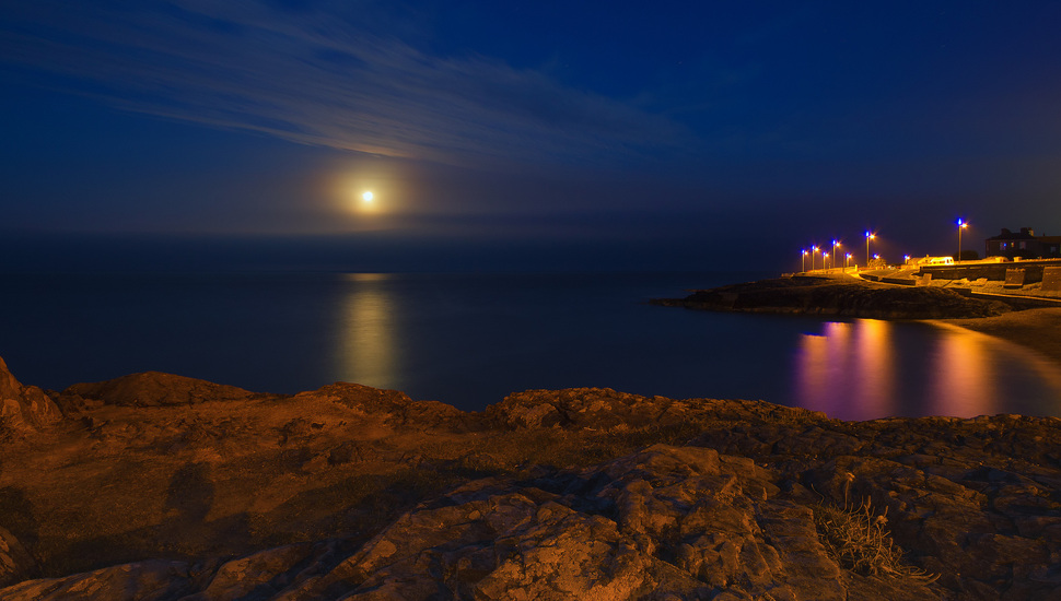 Lights, Lunar Path, The Moon, Sea, The Night, The Beach - Wallpaper - HD Wallpaper 