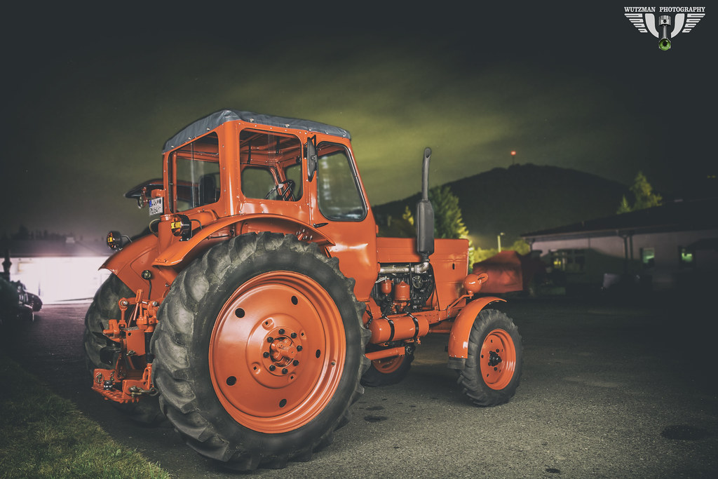 Tractor - HD Wallpaper 