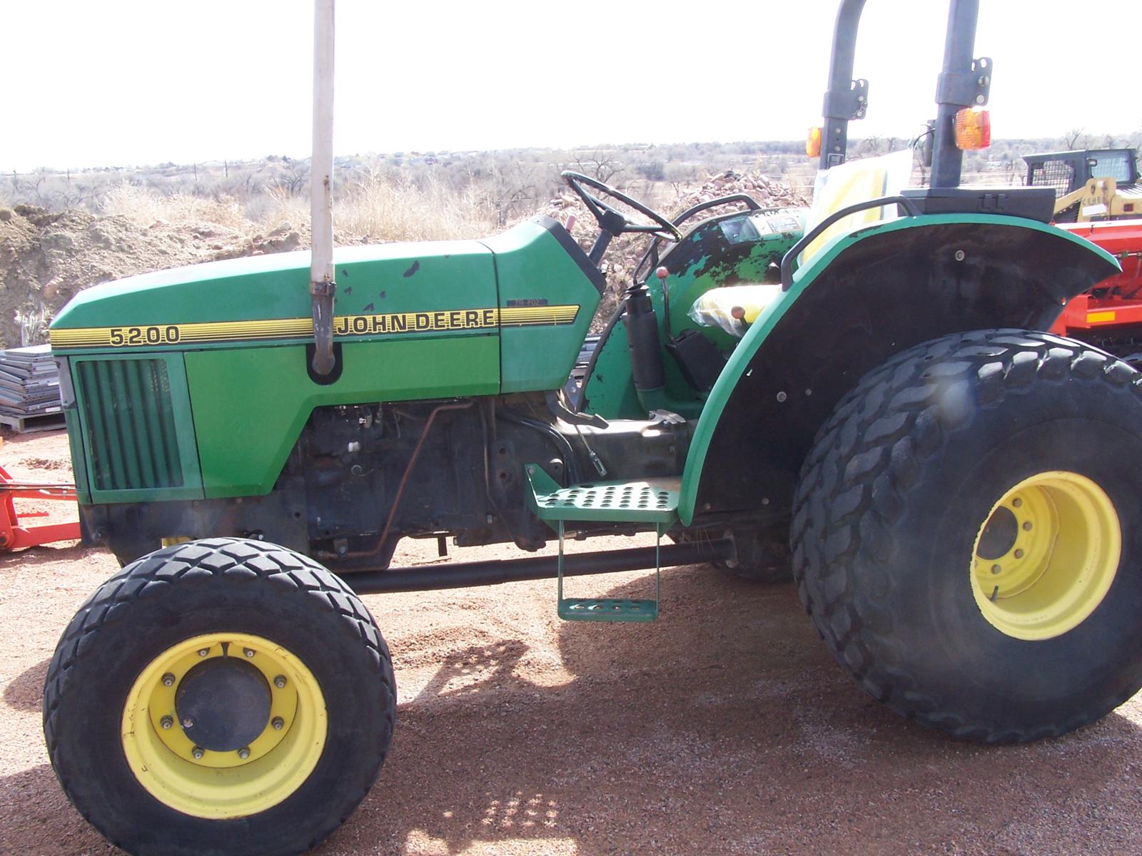 Tractor - HD Wallpaper 