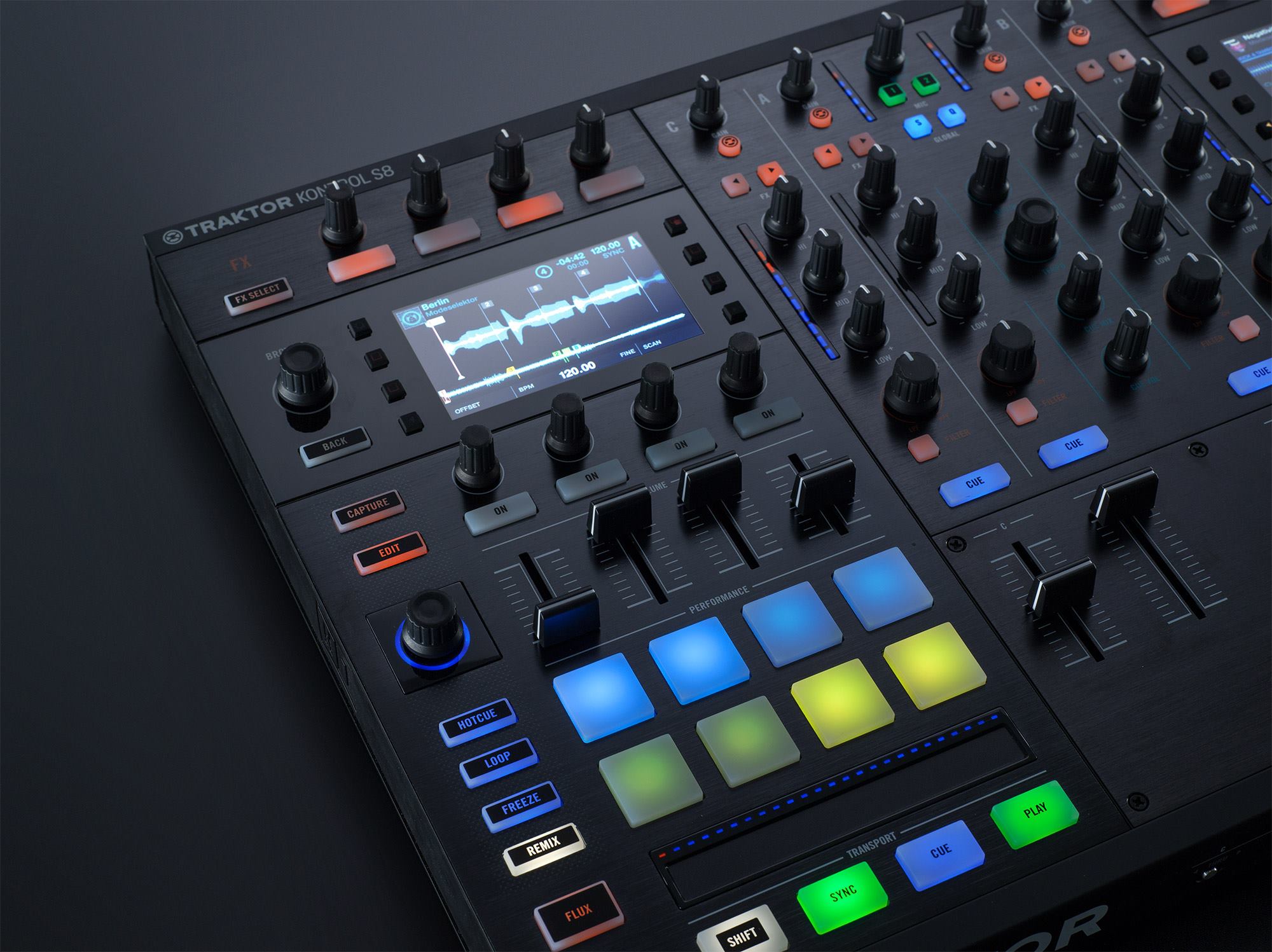 Traktor2 - Traktor S8 - HD Wallpaper 