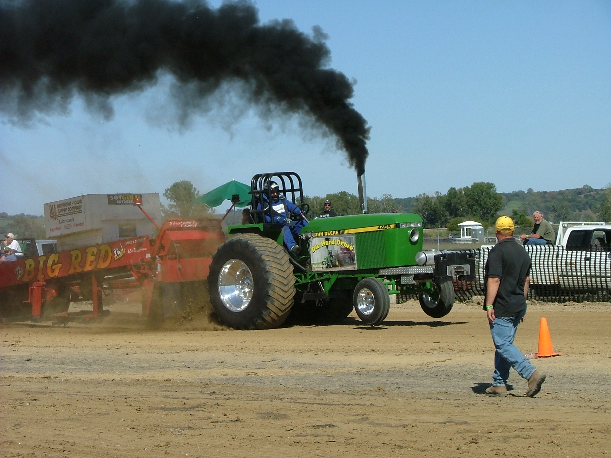 Tractor Pull - HD Wallpaper 