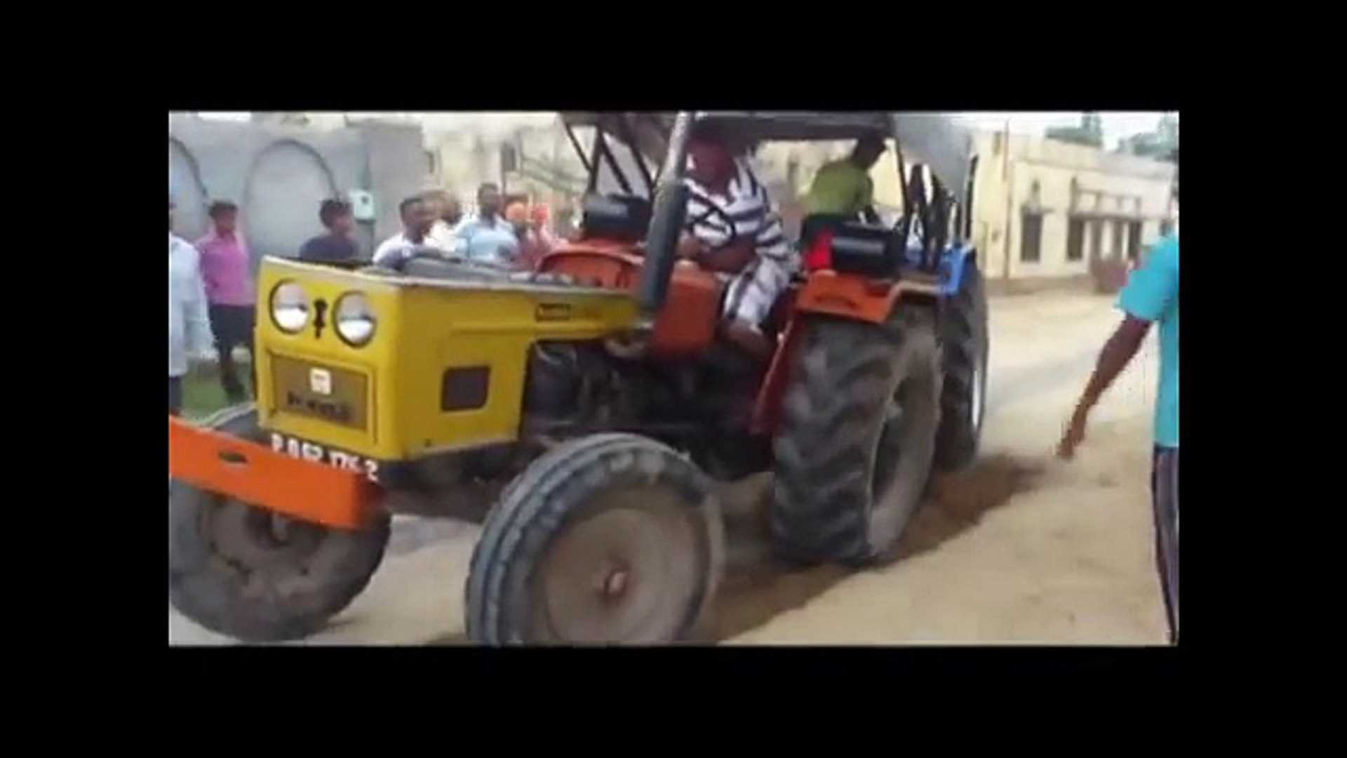 Tractor - HD Wallpaper 