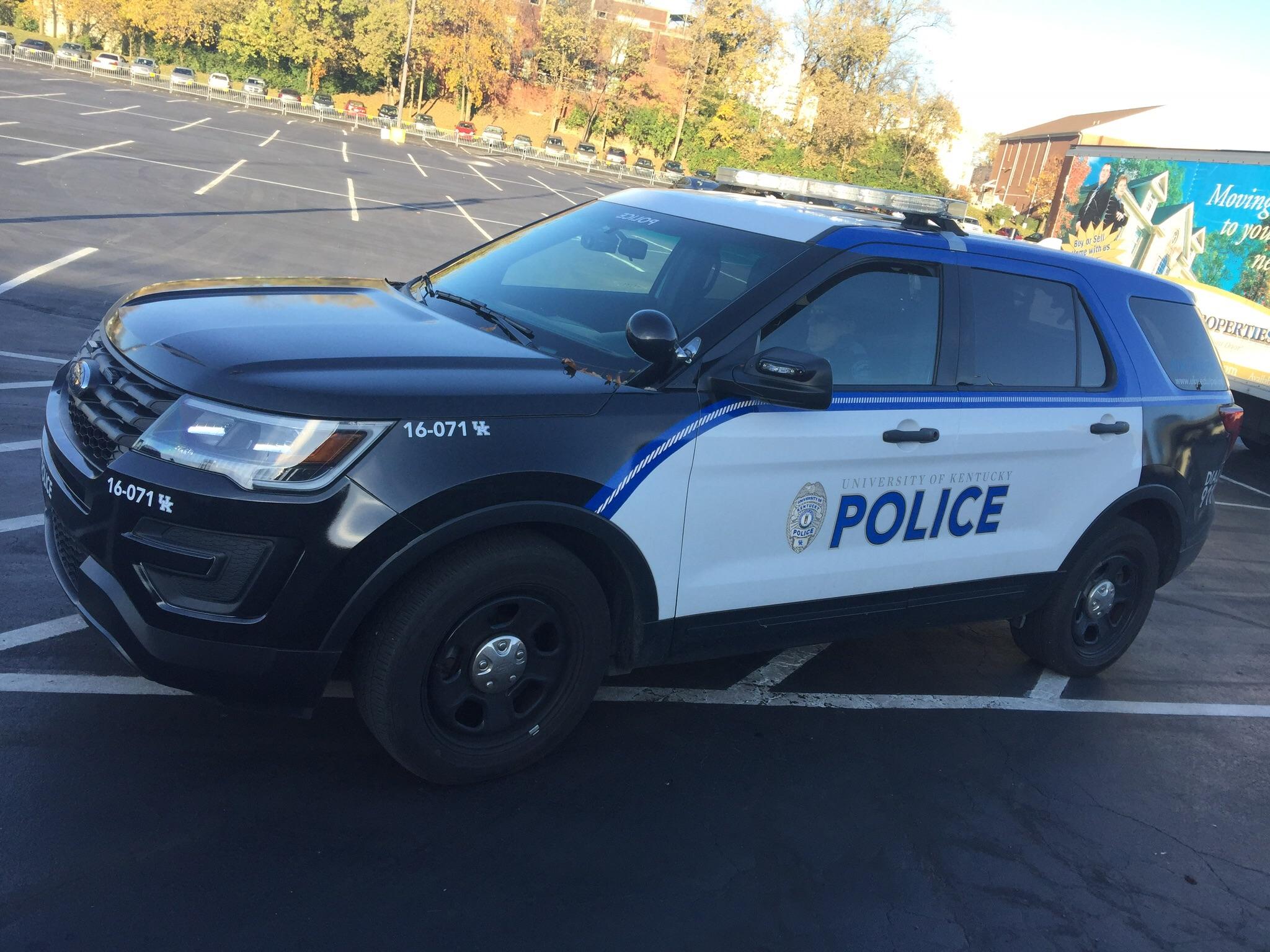 Compact Sport Utility Vehicle - HD Wallpaper 