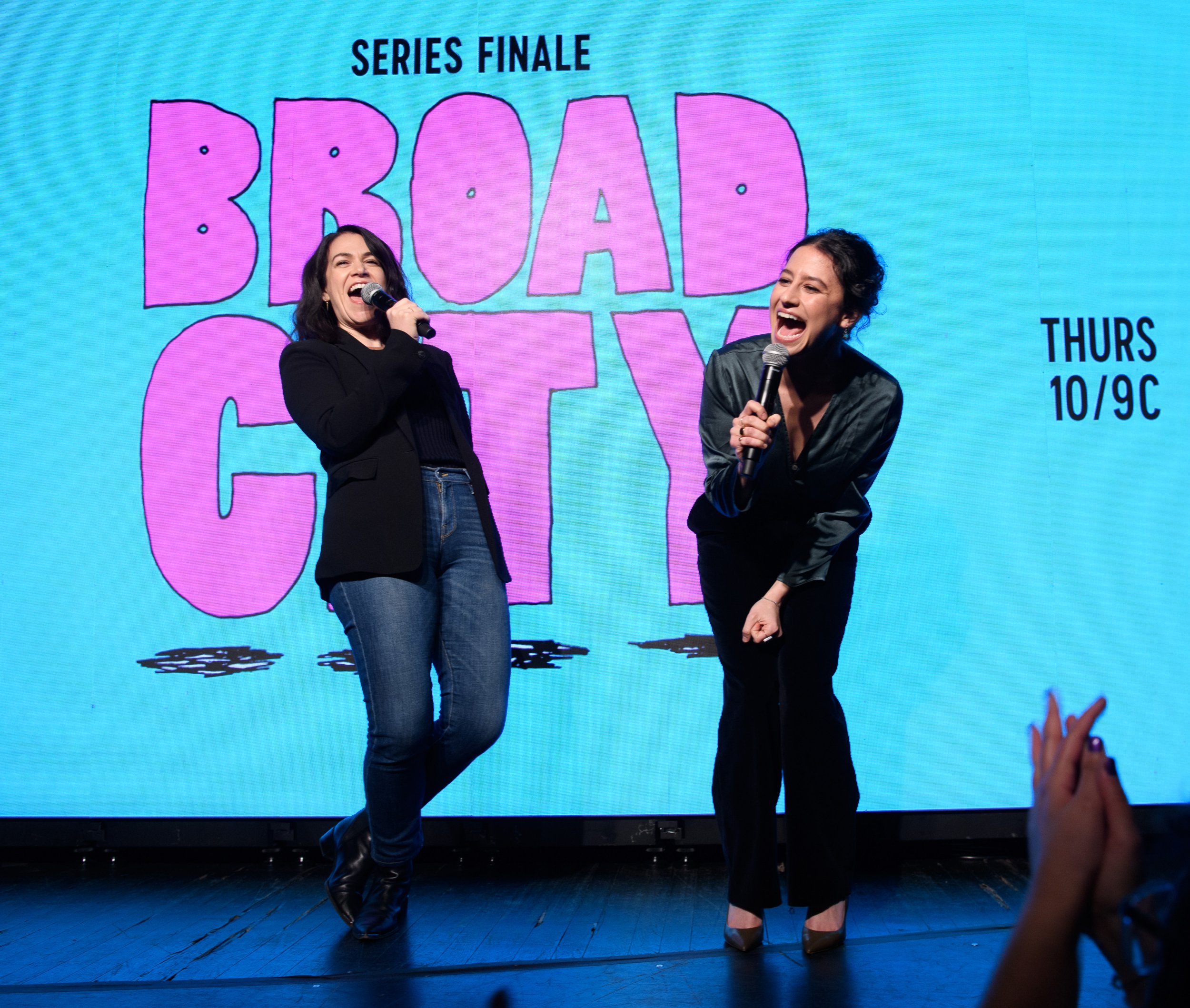 Broad City Series Finale, Funniest Moments Over The - Thick Abbi Jacobson - HD Wallpaper 