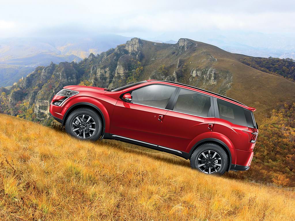 2018 Mahindra Xuv 500 South Africa - HD Wallpaper 