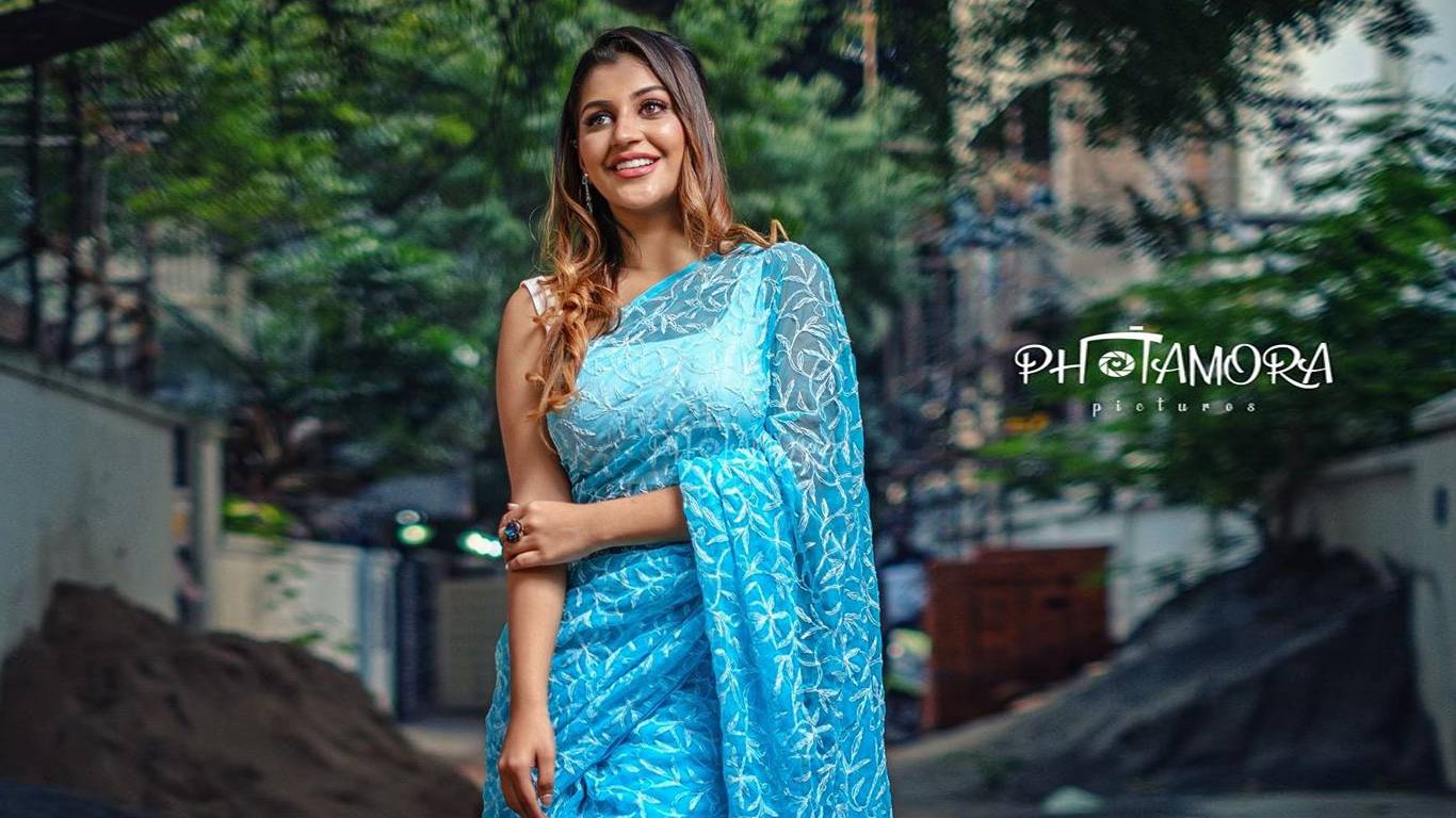 Yashika Aannand Wallpapers - Yashika Aannand - HD Wallpaper 