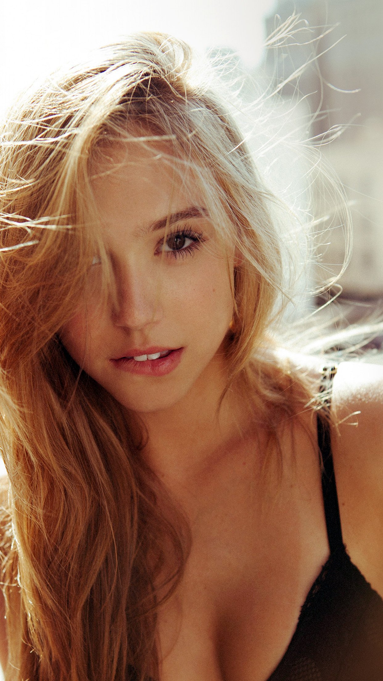 Alexis Ren Girl Blonde Celebrity Android Wallpaper - Alexis Ren Wallpaper Hd Iphone - HD Wallpaper 