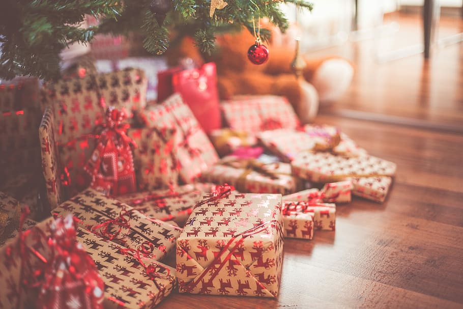 Christmas Presents Under Tree, Celebration, December, - Presents Christmas - HD Wallpaper 