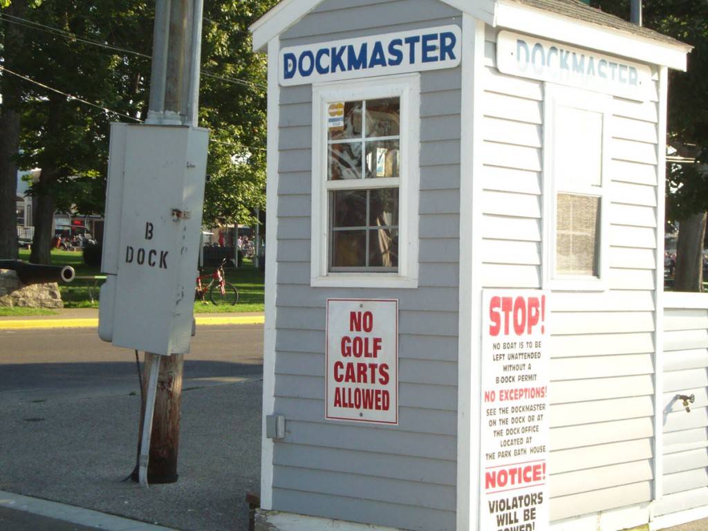 B Dock Boating - HD Wallpaper 