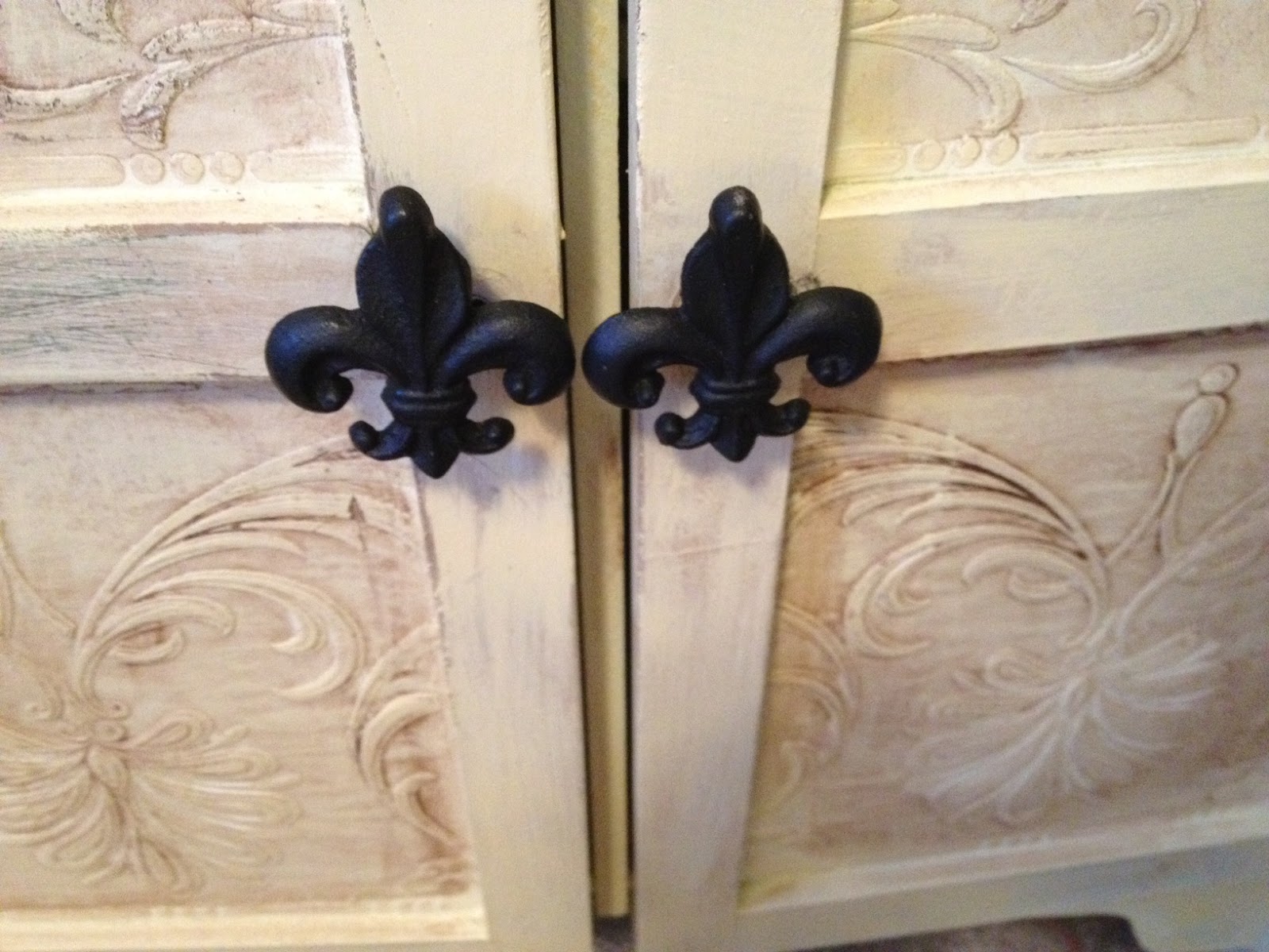 I Used Anaglypta Wall Paper To Give It A Carved Wood - Wood - HD Wallpaper 