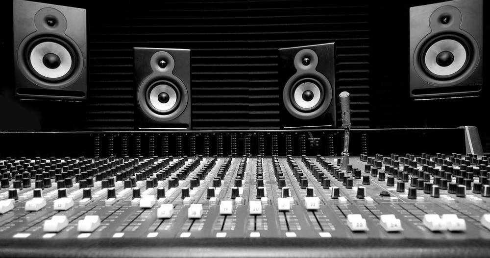 Background - Music Studio White Background - 1000x527 Wallpaper 