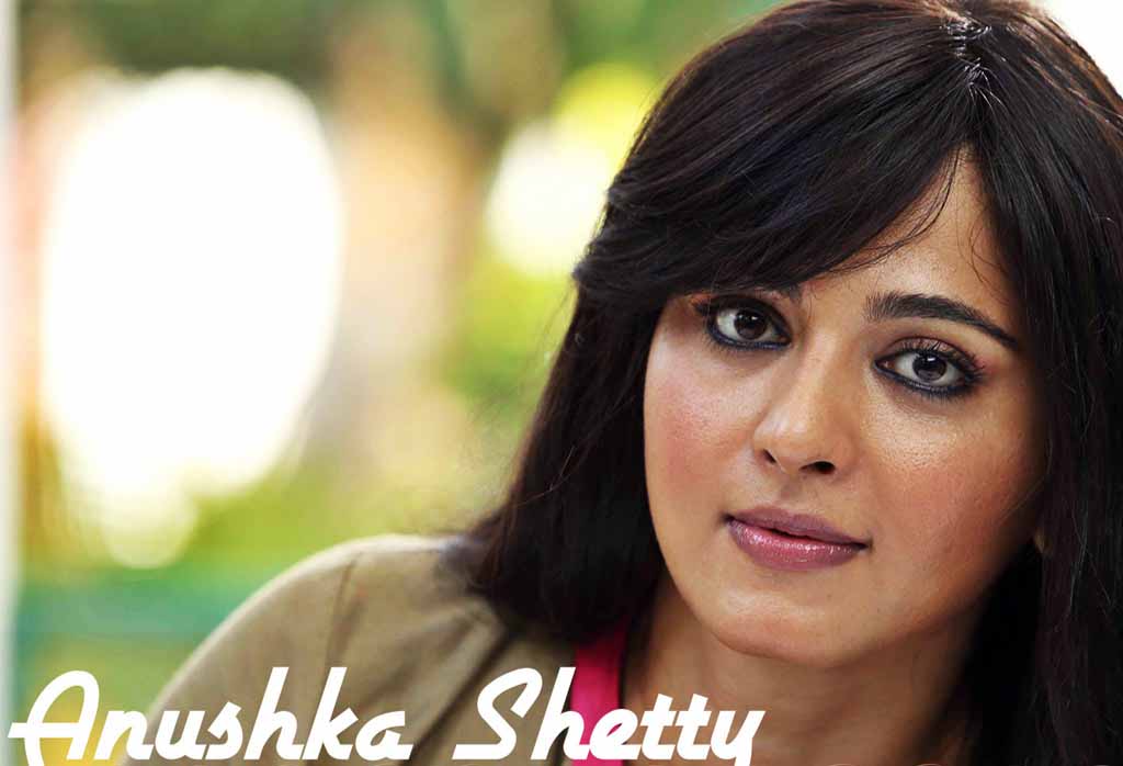 South Indian Celebrity Anushka Shetty Close Up Face - Anushka Hot Yennai Arindhaal - HD Wallpaper 