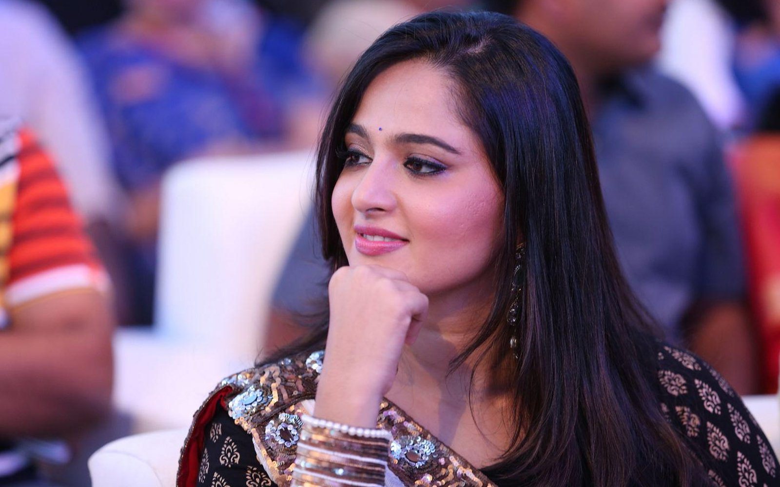 New Anushka Shetty Hd - 1600x1000 Wallpaper New Anushka Shetty Hd - 1600x1000 Wallpaper