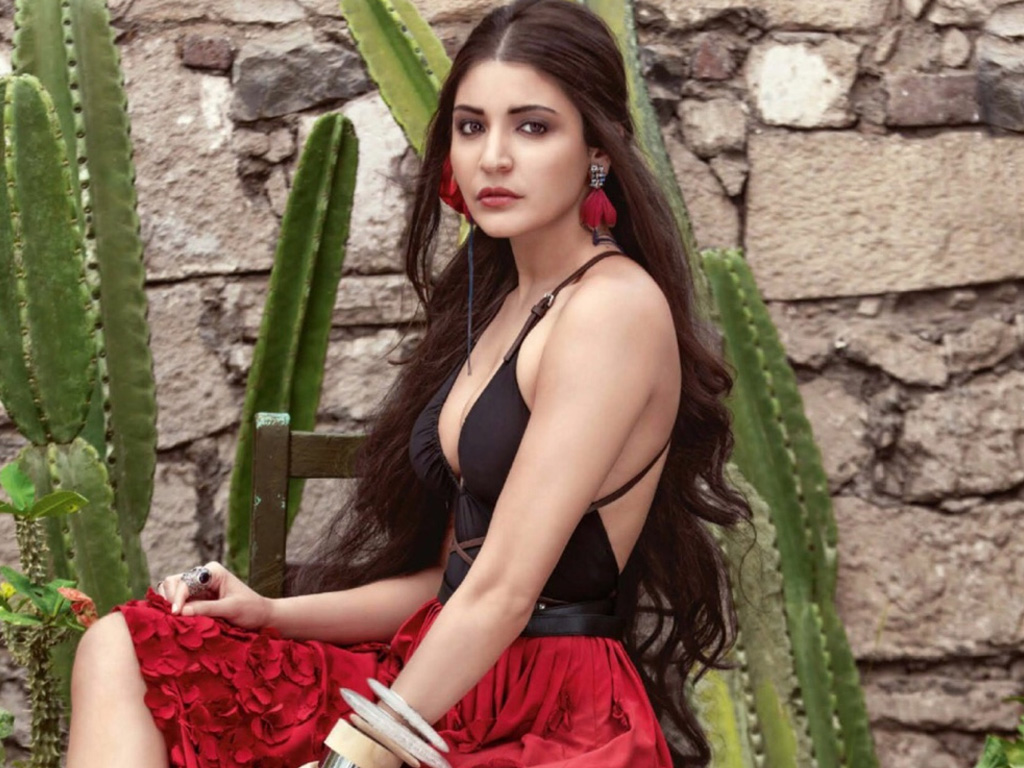 Gorgeous Anushka Sharma Hd - HD Wallpaper 