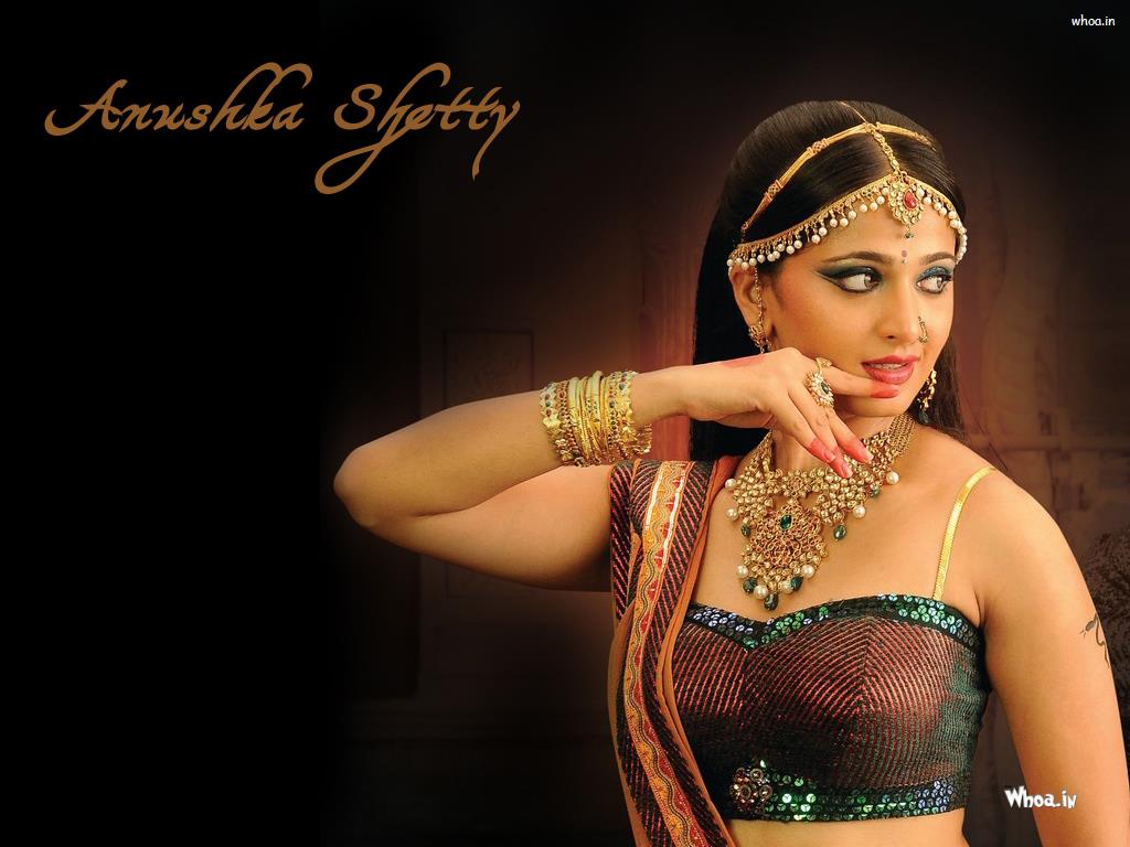 Anushka Shetty In Bridal Wear - Anushka Shetty Hd Hot - HD Wallpaper 