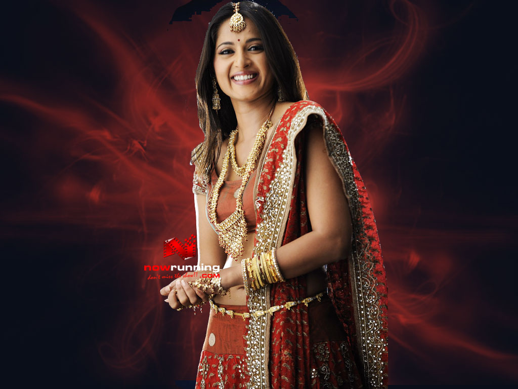 Anushka - Anushka Shetty Hd Mobile Wallpaper In Saree - HD Wallpaper 