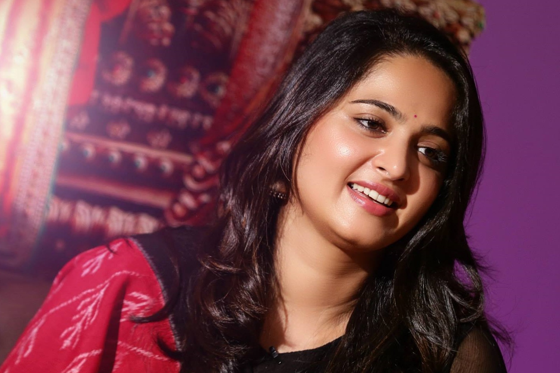 Anushka Shetty - HD Wallpaper 