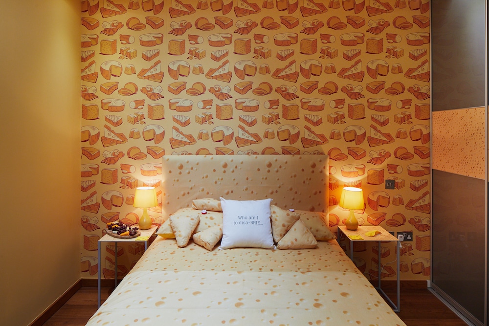 Cheese Themed Hotel - HD Wallpaper 
