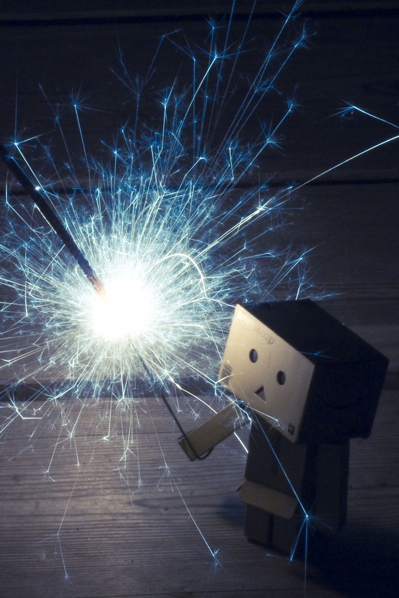 3d Box Robot Sparkler Android Wallpaper - Danbo Sparkler - HD Wallpaper 