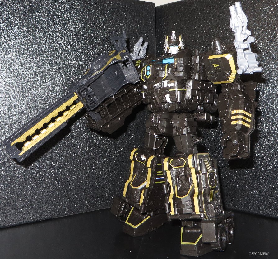 Primitive Skateboarding Optimus Prime - HD Wallpaper 