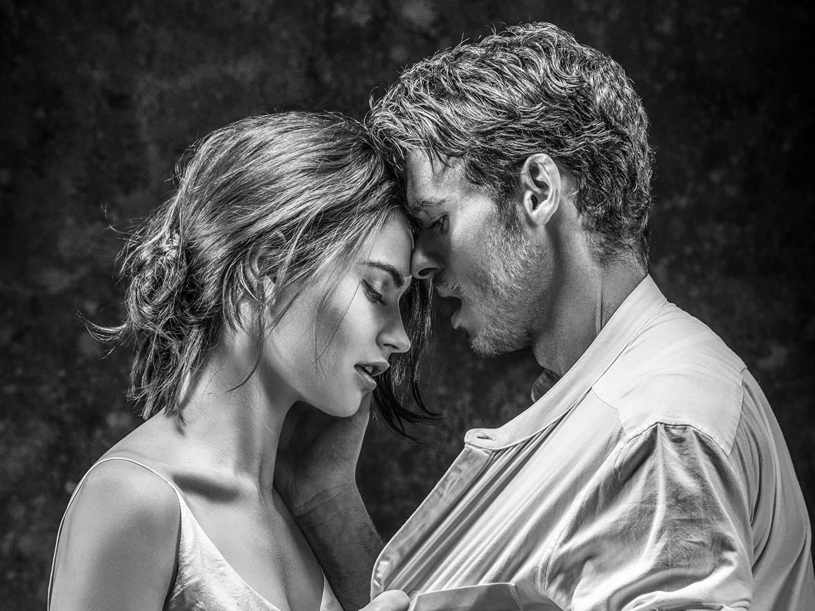 Romeo Juliet Lily James - HD Wallpaper 