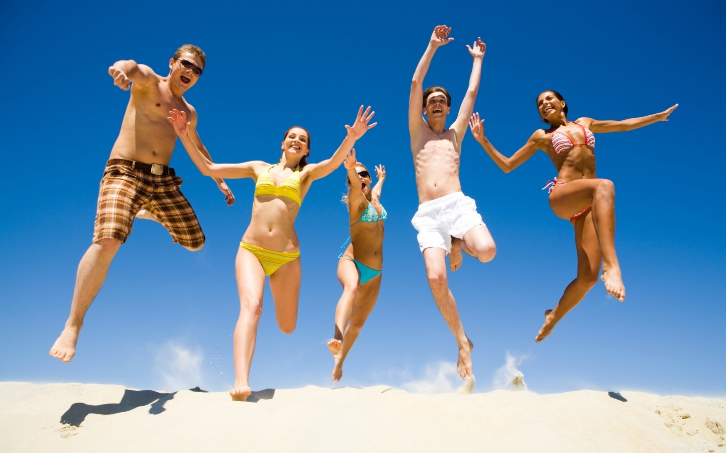 Beach Fun - HD Wallpaper 